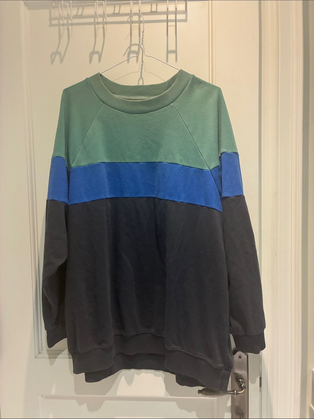 American Eagle Colorblock Crewneck Sweatshirt in Green, Blue & Black